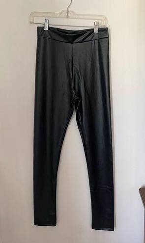 Lulus NWT Lulu’s black faux leather leggings M