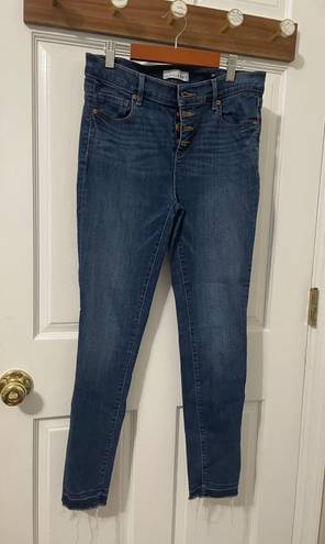 The Loft Women’s jeans size 27/4 31 inches in the waist