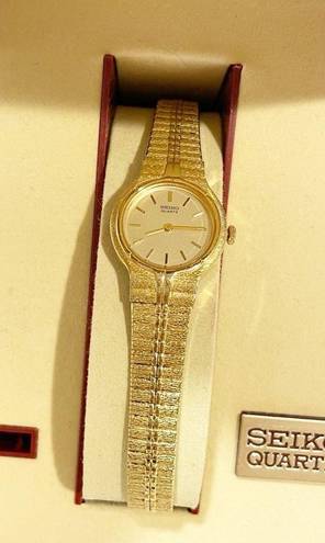 Seiko Vintage  Quartz 14mm Hardflex Crystal Gold 1E20-5870 NEW Watch Accessory