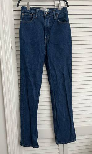 Abercrombie & Fitch Ultra High Rise 90s Straight Jean