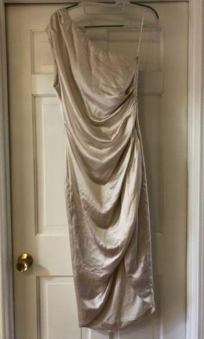 Elliatt NWT  Cassini One Shoulder Satin Dress in Light Gold or Cream Size Medium