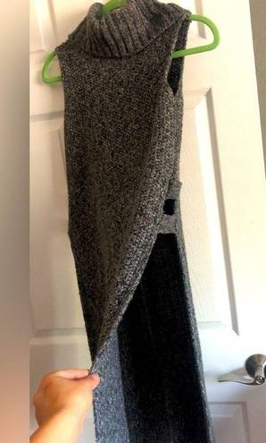 CLICHÉ Womens Grey Heather Woven Cape with No Sleeves Size M Wool Blend Cowl​​ Size M