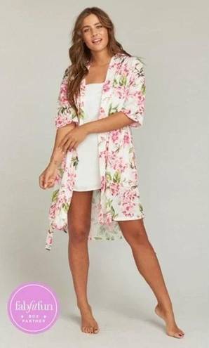 Show Me Your Mumu  white/pink garden of blooms Brie short robe, O/S