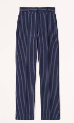 Abercrombie & Fitch Tailored Relaxed Straight Pant