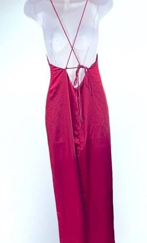 Revolve - MORE TO COME Regina Maxi
Dress in Fuchsia Size S