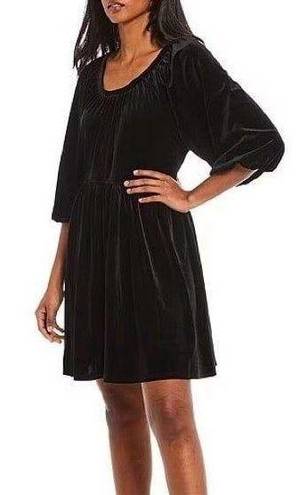 Chelsea and Violet NWT  3/4 Sleeve Tie Back Velvet Dress size small