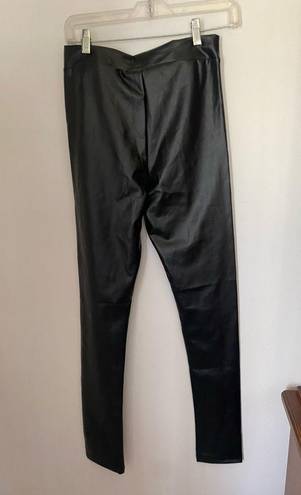 Lulus NWT Lulu’s black faux leather leggings M