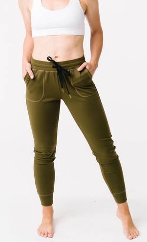 Zyia Unwind Jogger Pant in Olive Green Women's Size Medium