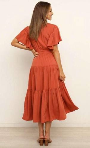 Petal and Pup  Barker Rust Orange Midi Tiered V Neck Flutter Sleeve Dress 6