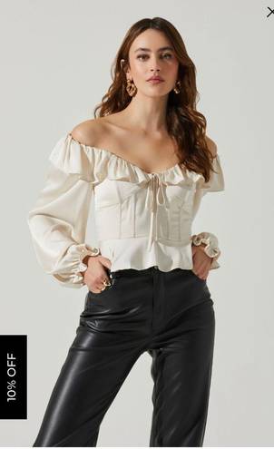 ASTR MALIA OFF SHOULDER SATIN TOP  