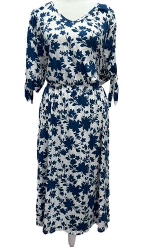 Acting Pro NEW  Navy and White Floral Knit V Neck Short Sleeve Dress Size 1X