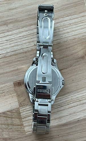 Seiko  Ladies Watch Crystals Stainless Bracelet Dial Hands Date Window