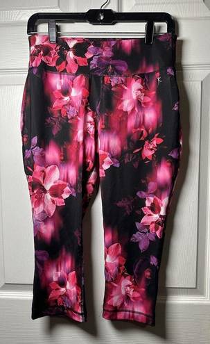 Danskin  Now Fitted Pink/Red Floral Print Capri's Size Small