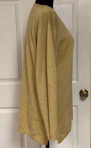 Sag Harbor  gold v-neck OS sweater. Size medium