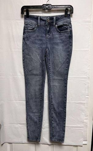 No Bo  Soft Mid Rise Skinny Junior's Size 1 Blue Stretch Jeans BGD-C