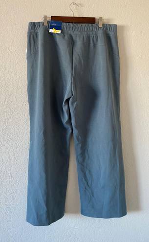 Old Navy NWT  High Rise Dynamic Sweats