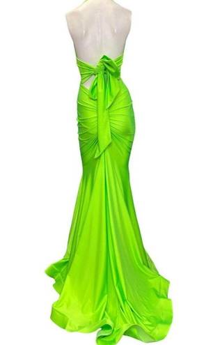 Jessica Angel  378 Halter Tie Back Ruched Back Gown Neon Lime Size Small NWT