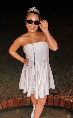 EXPRESS Short White Strapless Dress