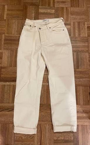 Abercrombie & Fitch Ultra High Rise 90s Straight Jean