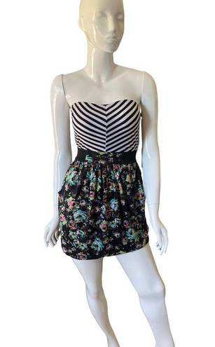 One Piece Love fire size small strapless dress  - super fun and great for night o