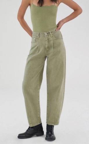 Pilcro Anthropologie The Breaker Relaxed Ultra High Rise Pleated Barrel Jeans