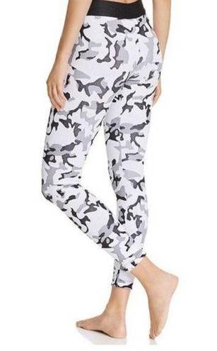 Koral  Knockout Camo Leggings White Black Size XS Stretch Workout Athletic Sporty