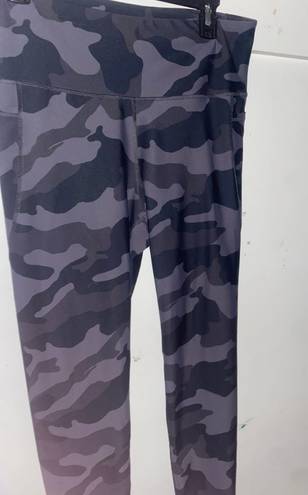 Old Navy Active Power soft Camo Leggings