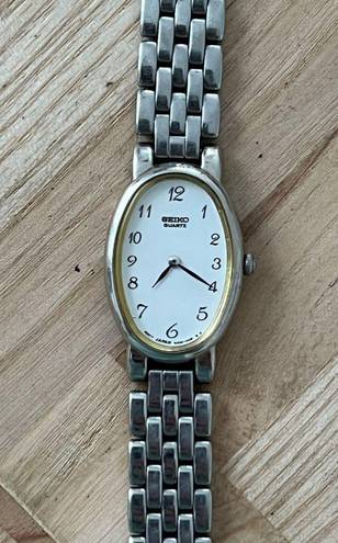 Seiko  Vintage Ladies Watch Oval White Dial Stainless Basket-Weave Bracelet