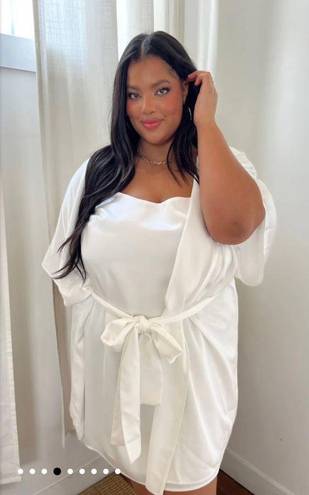 Show Me Your Mumu New  White First Look Robe Size XXL