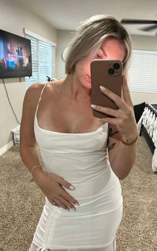 Pretty Little Thing White Dress