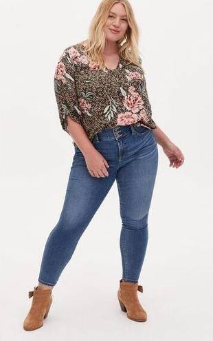 Torrid  Floral Harper Top Sz 3 Roll Tab Sleeves Split Neck Challis Blouse Pockets