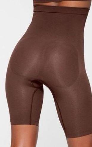 SKIMS Seamless Sculpt High Waisted Above The Knee Short Cocoa XXS