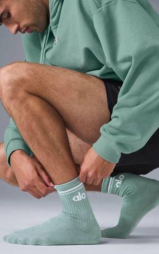 Alo Yoga NWT  Unisex Half-Crew Throwback Socks Botanical Green/White Size Medium