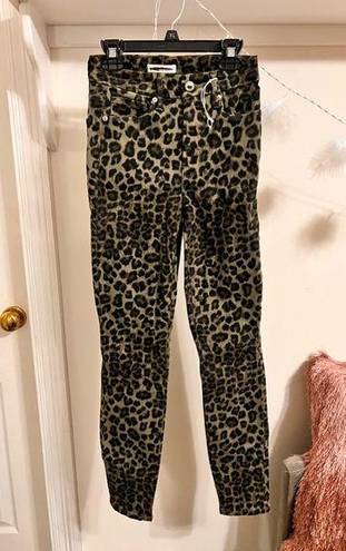 Good American NWOT  Good Waist Sage Leopard Cropped Jeans