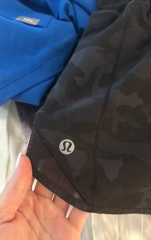 Lululemon Hotty Hot Shorts 4” Black Camo Size 6