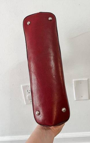 Fossil  Sedona Shoulder Bag in Red Leather Vintage
Stitching Y2K Barrel Zipper