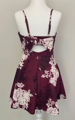 Trixxi Burgundy And white Flower Dress