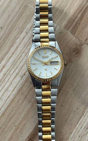 Seiko  SQ Ladies Watch White Dial Day Date Window Two-Tone Bracelet Vintage