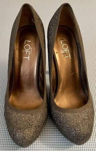 Loft Ann Taylor  shimmering platform heels size 8. Excellent Condition.Beautiful‍