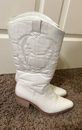 Pierre Dumas White Cowboy Boots