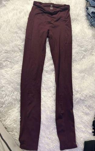 Gaiam  size xs maroon yoga pants leggings bin 2