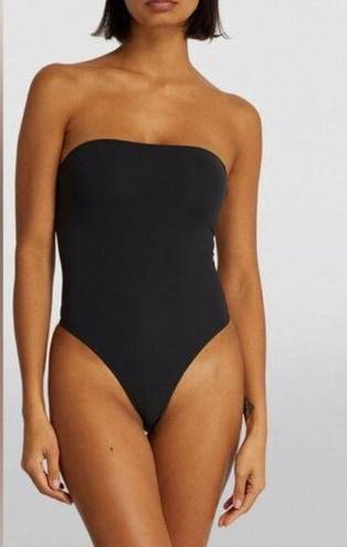 SKIMS  FITS EVERYBODY STRAPLESS BODYSUIT- SIZE LARGE- NWT ONYX BLACK