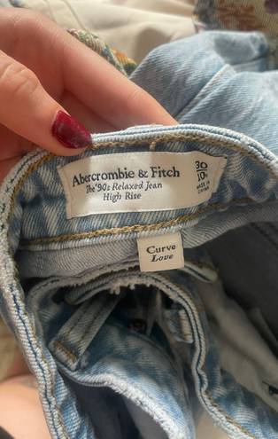 Abercrombie & Fitch Abercrombie Curve Love 90s Ultra High Rise Jeans