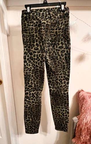 Good American NWOT  Good Waist Sage Leopard Cropped Jeans