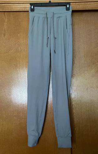 Zyia Heathered Gray Ascend Joggers Size Small