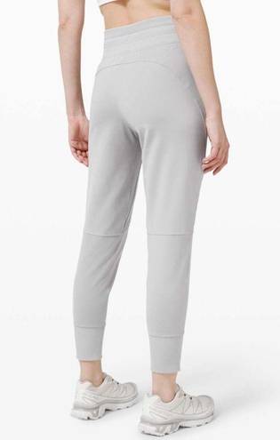 Lululemon Metro Miles Jogger Sz 4 in ✨Stargaze