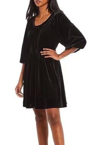 Chelsea and Violet NWT  3/4 Sleeve Tie Back Velvet Dress size small