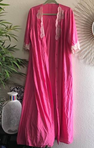 Vintage Flowy lightweight lace pink short sleeve button up robe. Size L