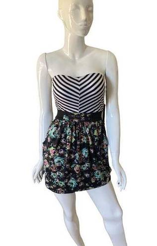 One Piece Love fire size small strapless dress  - super fun and great for night o