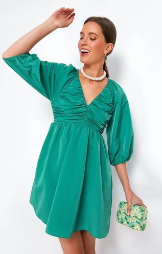 Tuckernuck  Hyacinth House Emerald Green XS Ruched V-Neck Genevieve Mini Dress